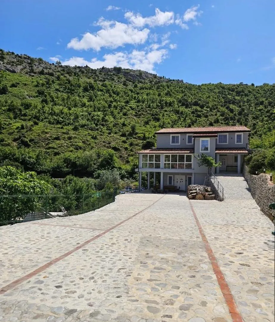 Qyteza Guest House & Camping Shkodër