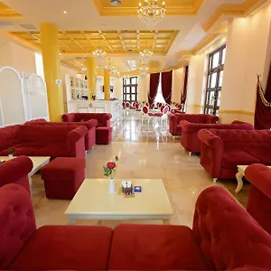 Luani Arte فندق