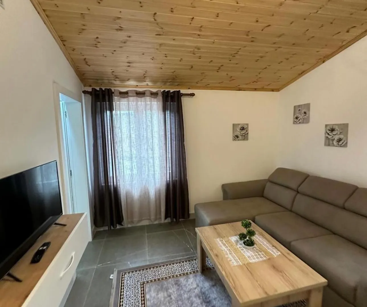 Qyteza Guest House & Camping Shkoder Apartment