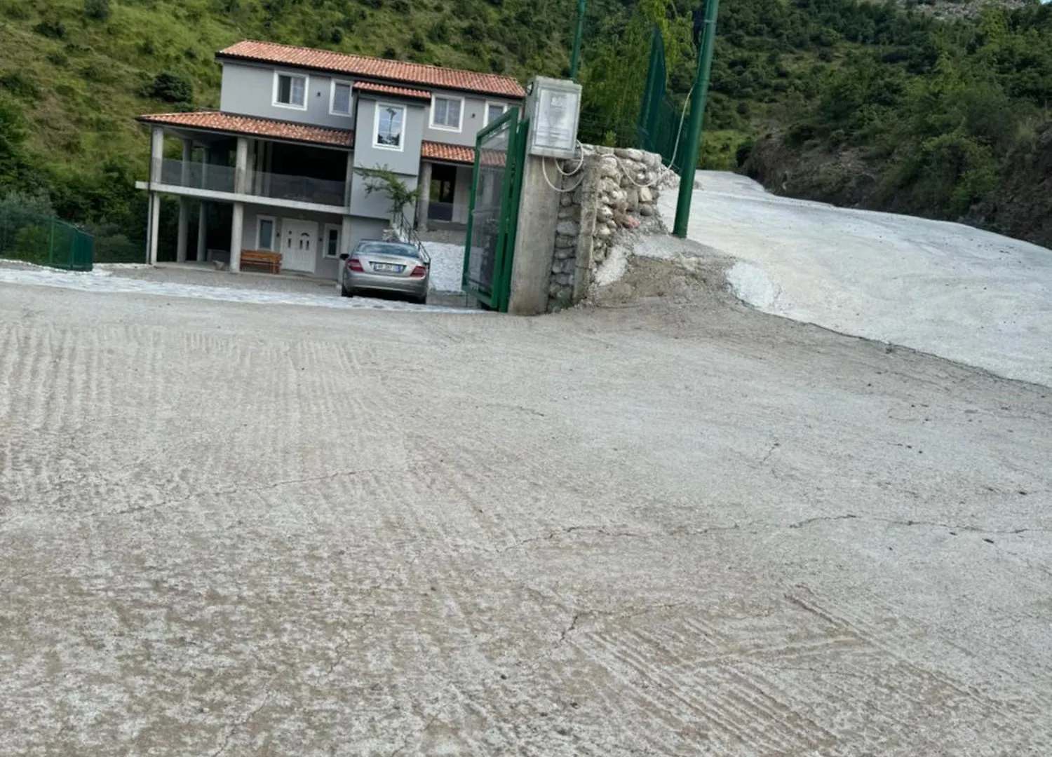Qyteza Guest House & Camping Shkoder